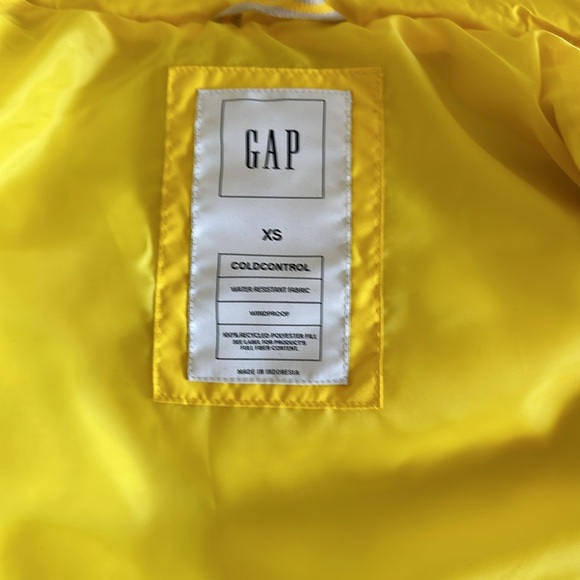 Gap Puffer Vest Yellow size XS - Picture 1 of 3